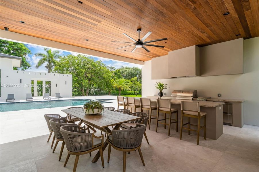 Community amenities in , Pinecrest (Image 24).