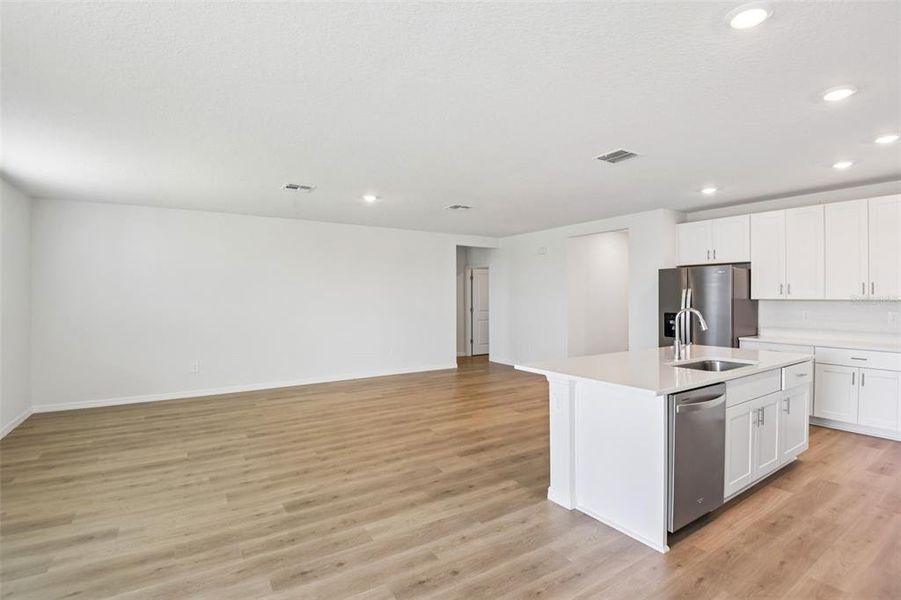 Spacious, unfurnished interior of a new home in Two Rivers - Classic Series, Zephyrhills (Image 26).