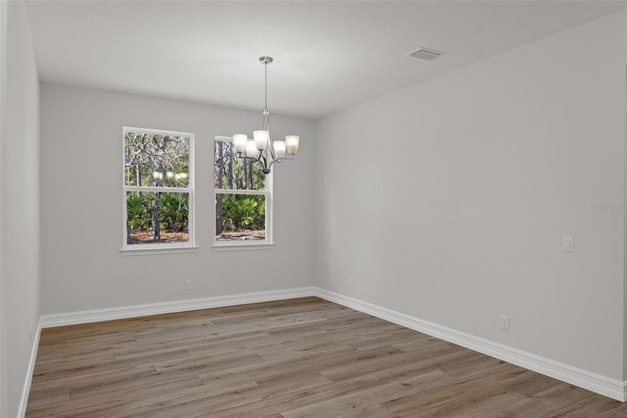 Spacious, unfurnished interior of a new home in Pine Ridge Estates, Beverly Hills (Image 38).