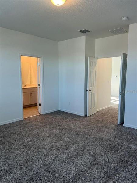 Spacious, unfurnished interior of a new home in The Meadow at Crossprairie Bungalows, St. Cloud (Image 10).