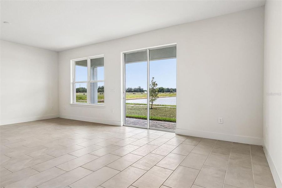Spacious, unfurnished interior of a new home in Lakeside at Satilla, St. Cloud (Image 27).