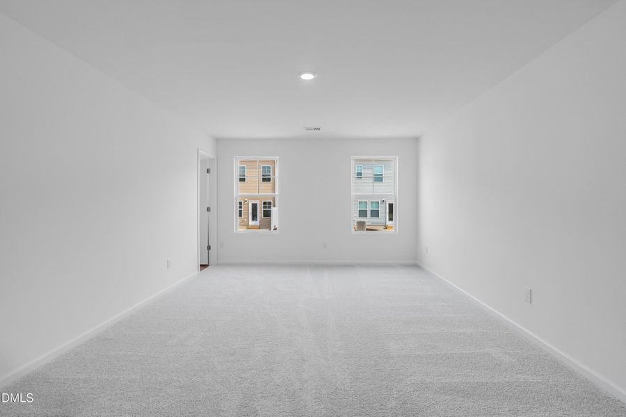 SUN_CaitlinCrossing_Pic_Cameron-10