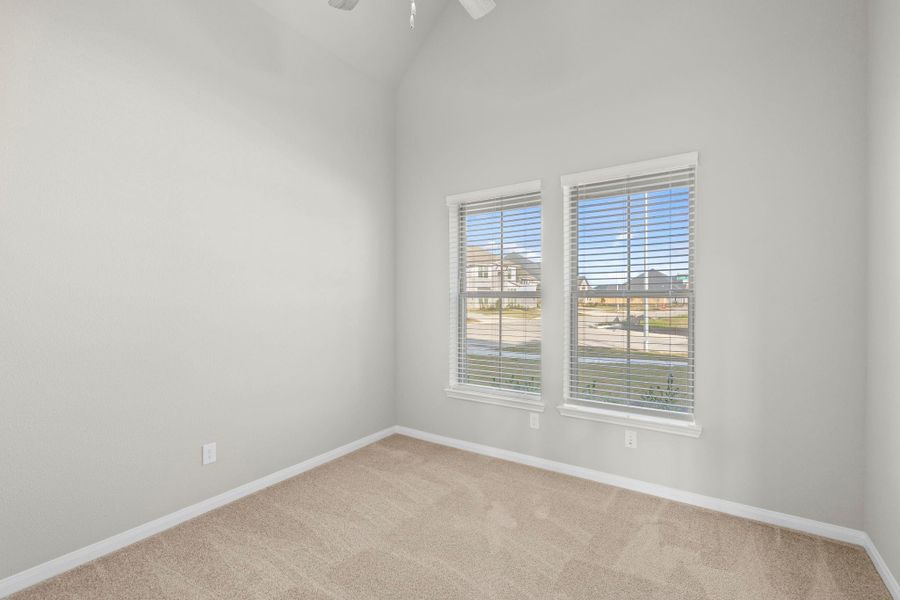 Spacious, unfurnished interior of a new home in Valencia 60', Manvel (Image 27).