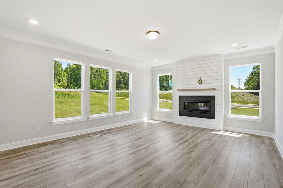 Spacious, unfurnished interior of a new home in Enclave at Riverdale, Huntersville (Image 13).