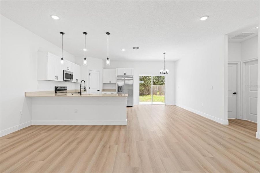 Spacious, unfurnished interior of a new home in , Ocala (Image 21).