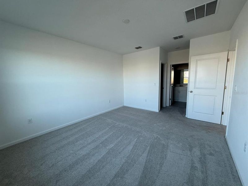 Spacious, unfurnished interior of a new home in , Kissimmee (Image 51).