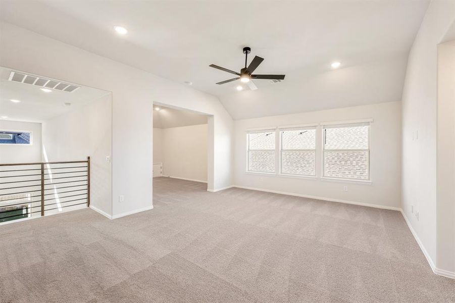 Spacious, unfurnished interior of a new home in Creekview Meadows, Pilot Point (Image 33).