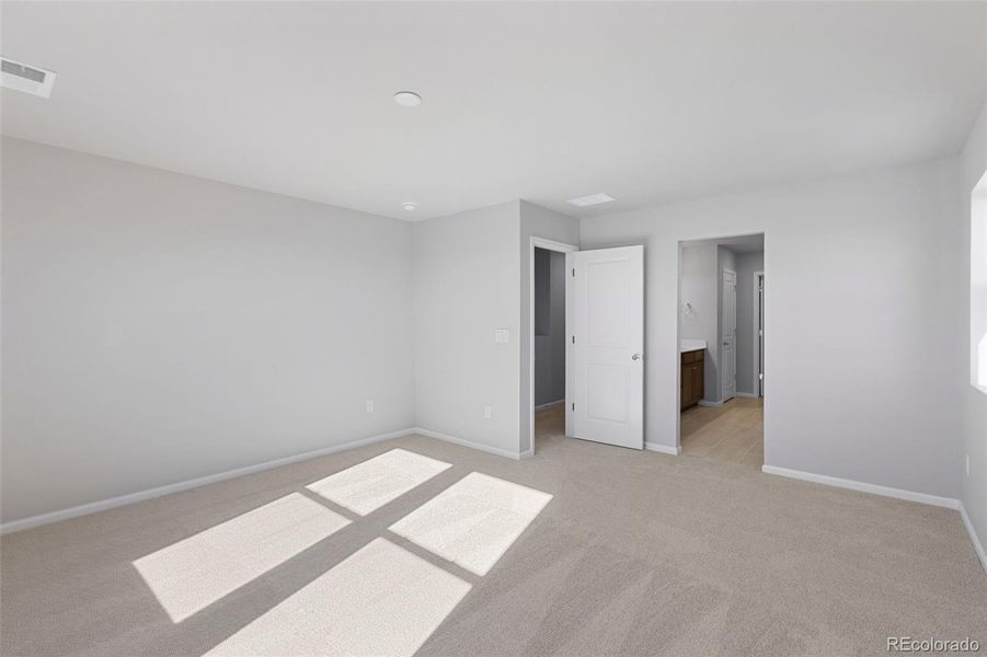 Spacious, unfurnished interior of a new home in Talon Pointe, Thornton (Image 21).