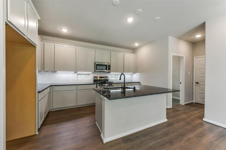 Furnished interior view inside a new home in Colony at Pinehurst, Pinehurst (Image 20).