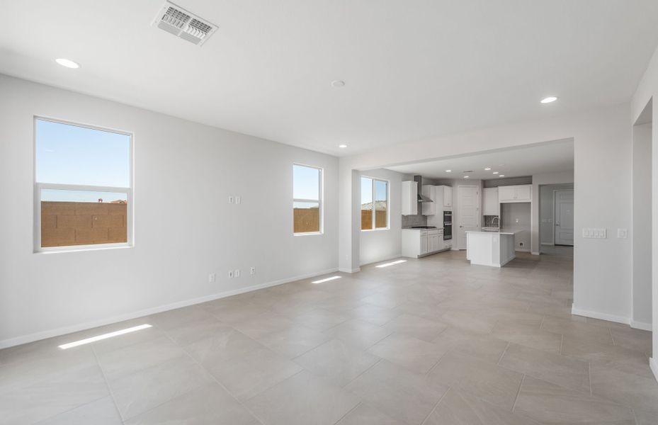 Spacious, unfurnished interior of a new home in Soleo, San Tan Valley (Image 23). Spacious, unfurnished interior of a new home in Soleo, San Tan Valley (Image 23).