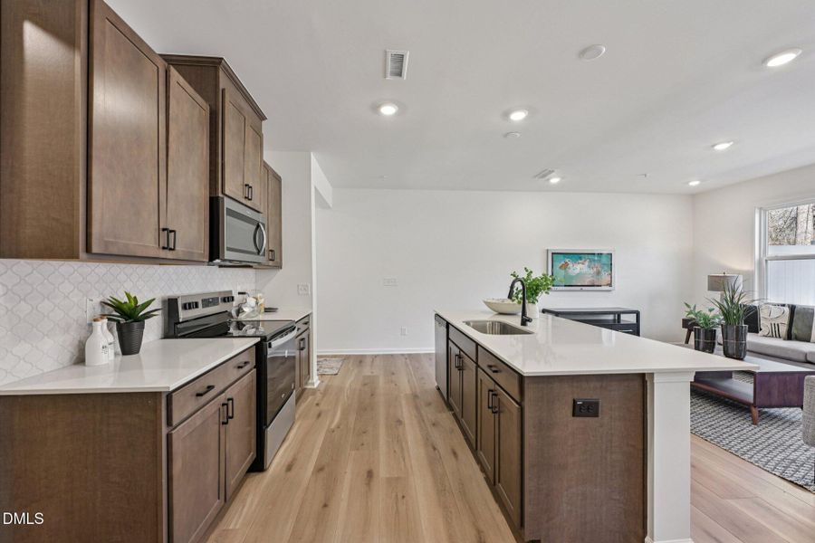 20-web-or-mls-Malbec Dr-S1102-020