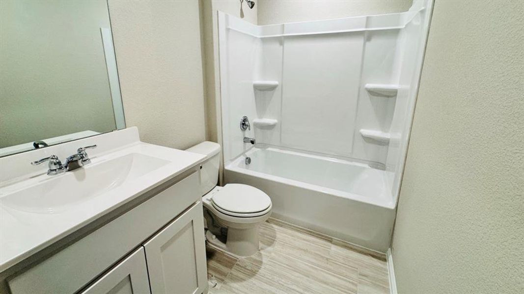 Furnished interior view inside a new home in Meadowbrook Estates, Cleburne (Image 5).