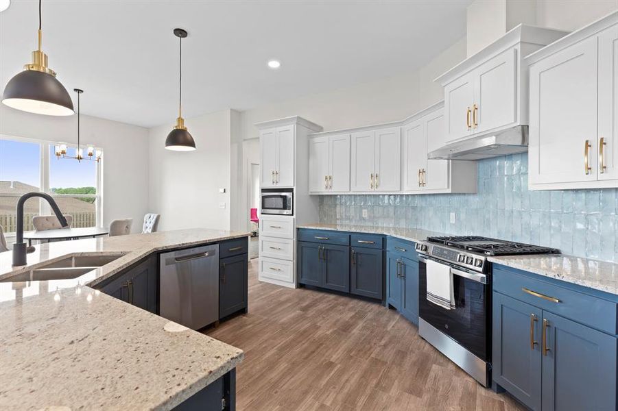 Furnished interior view inside a new home in , Lindale (Image 8).