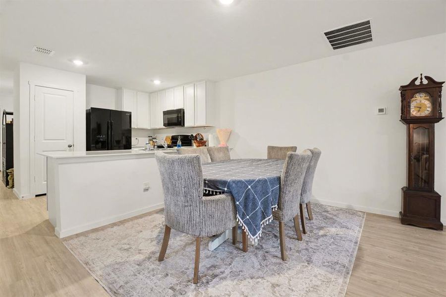 Furnished interior view inside a new home in Mobberly Farms, Pilot Point (Image 7).