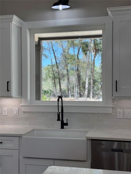 Close-up of interior finishes inside a home in , Chiefland (Image 37).