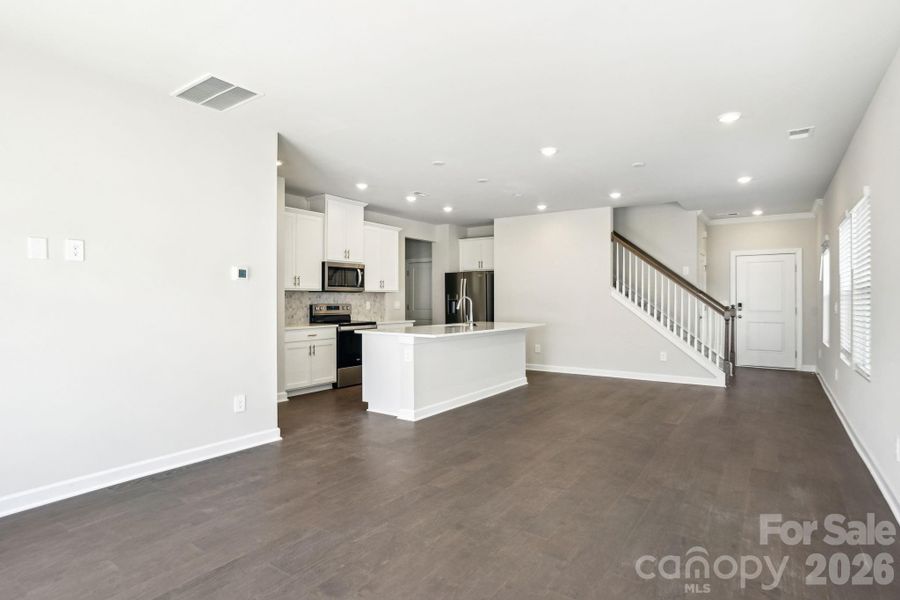 Photo is not of the actual home, but is an inspirational photo of builder’s model home and may depict options, furnishings, and/or decorator features that are not included Photo is not of the actual home, but is an inspirational photo of builder’s model home and may depict options, furnishings, and/or decorator features that are not included