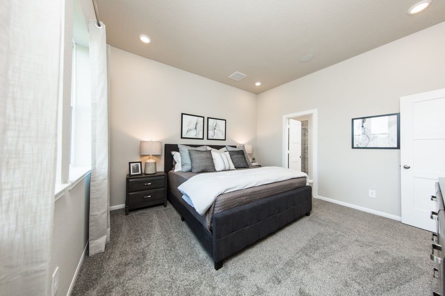 Representative furnished interior of a home built from the Wallace by Beazer Homes in Laurel Landing: Founders Collection, Alvin (Image 11). Representative furnished interior of a home built from the Wallace by Beazer Homes in Laurel Landing: Founders Collection, Alvin (Image 11).