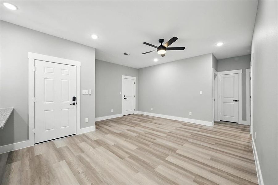 Spacious, unfurnished interior of a new home in , Pottsboro (Image 13).
