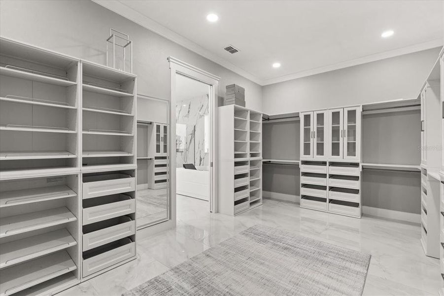 Spacious, unfurnished interior of a new home in , Clermont (Image 26). Spacious, unfurnished interior of a new home in , Clermont (Image 26).