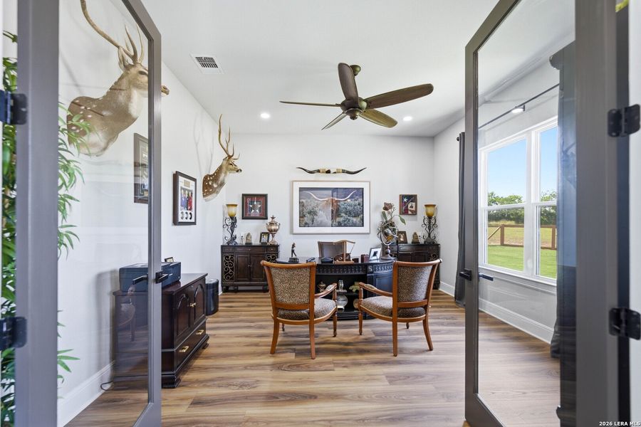Furnished interior view inside a new home in , Runge (Image 17).