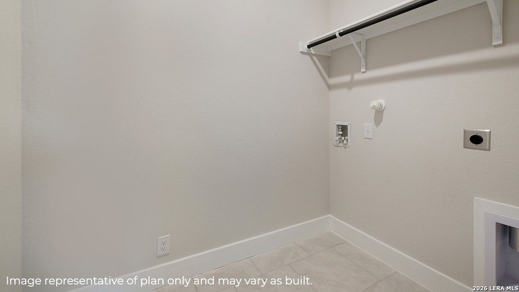 Spacious, unfurnished interior of a new home in Brookstone Creek, San Antonio (Image 13).