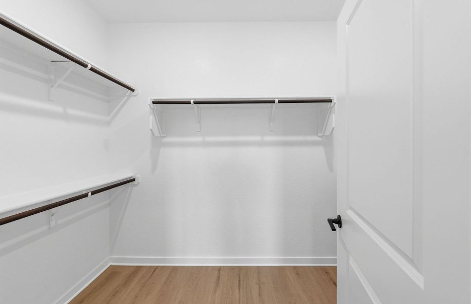 Spacious, unfurnished interior of a new home in Sun City Texas, Georgetown (Image 40).