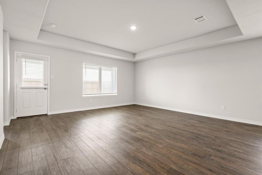 Spacious, unfurnished interior of a new home in Sycamore Landing, Fort Worth (Image 8). Spacious, unfurnished interior of a new home in Sycamore Landing, Fort Worth (Image 8).