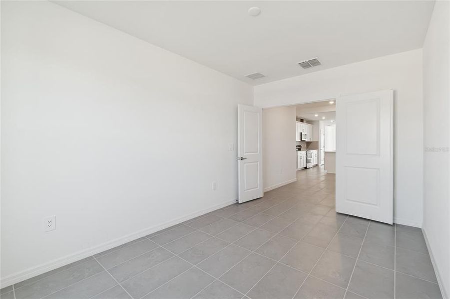 Spacious, unfurnished interior of a new home in Southpointe, Palmetto (Image 27).