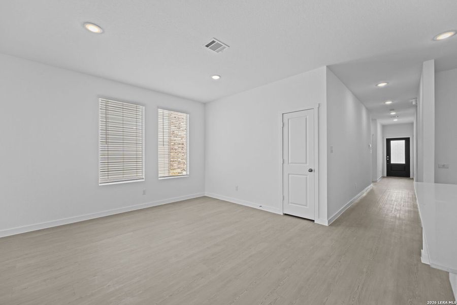 Spacious, unfurnished interior of a new home in Waterwheel, San Antonio (Image 17).