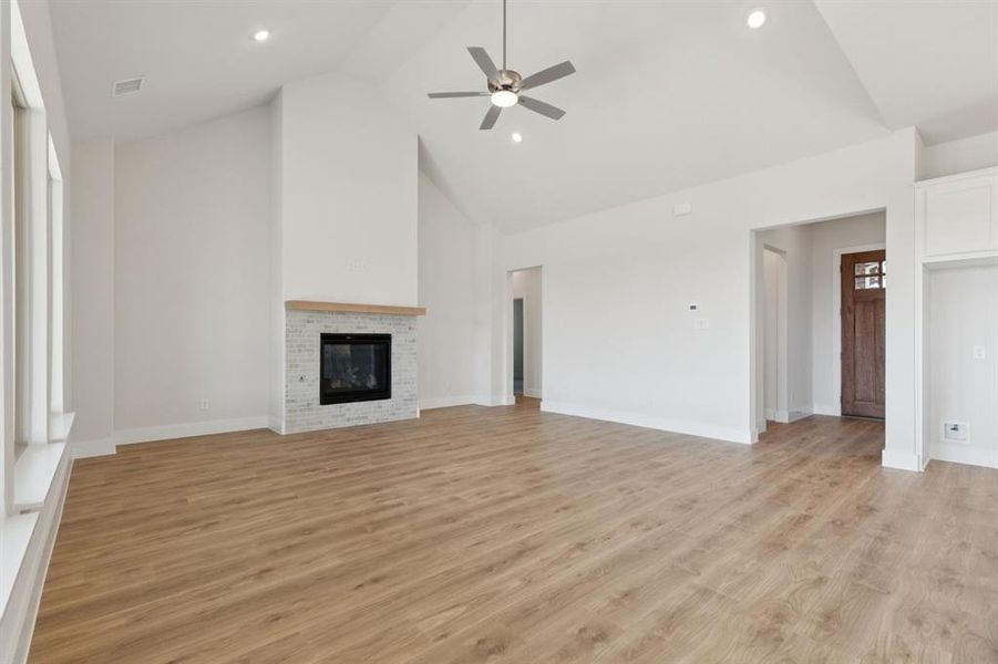 Spacious, unfurnished interior of a new home in Ellis Ranch Estates, Waxahachie (Image 15).