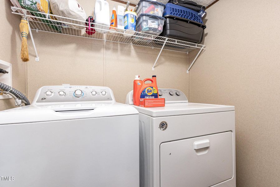 024_cj4a6440-edit_384