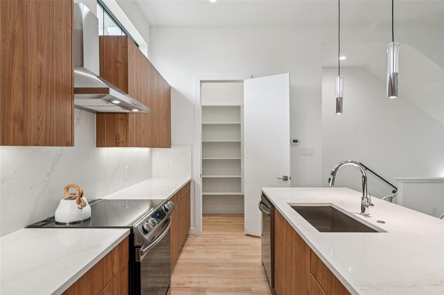 Furnished interior view inside a new home in , Dallas (Image 39).