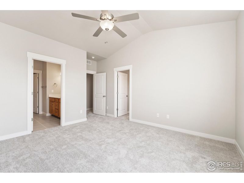 Spacious, unfurnished interior of a new home in The Lakes at Centerra - Discovery, Loveland (Image 15).