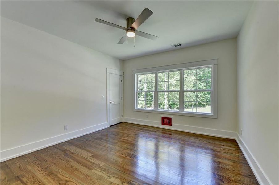 Spacious, unfurnished interior of a new home in , Snellville (Image 21). Spacious, unfurnished interior of a new home in , Snellville (Image 21).