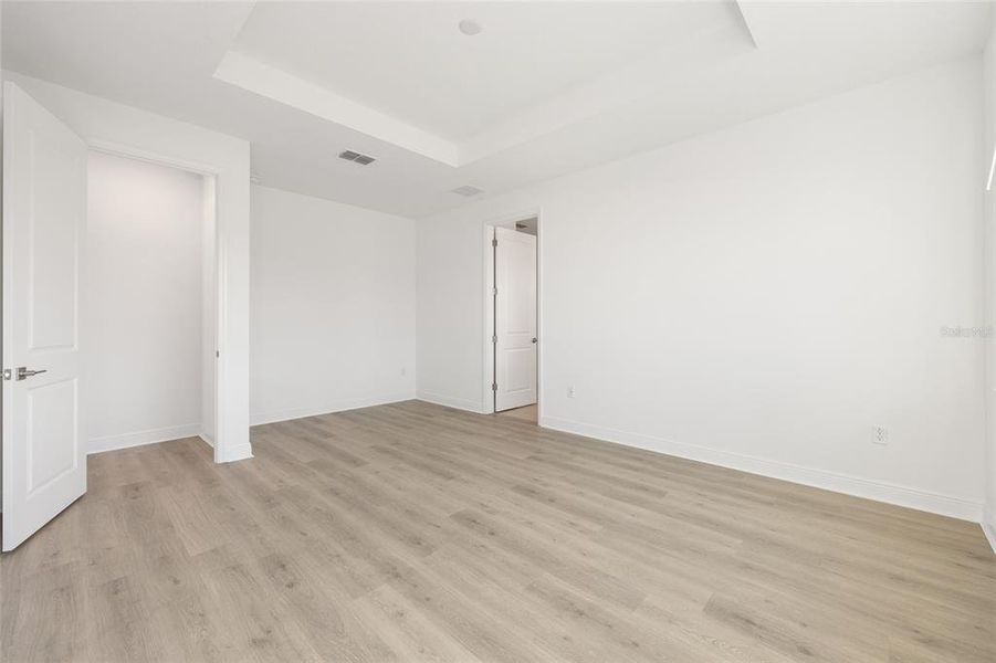 Spacious, unfurnished interior of a new home in , Ocala (Image 31).