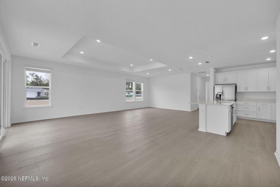 Spacious, unfurnished interior of a new home in Murray Farms, Middleburg (Image 20).