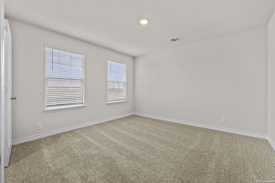 Spacious, unfurnished interior of a new home in Redbird Ranch, San Antonio (Image 15).