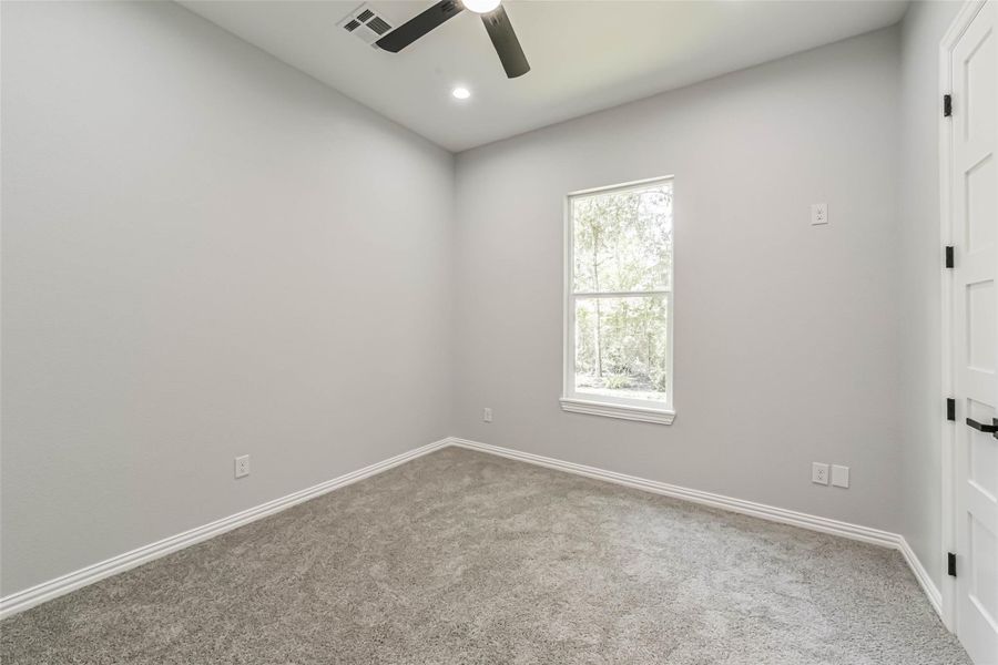 Spacious, unfurnished interior of a new home in , Conroe (Image 16).