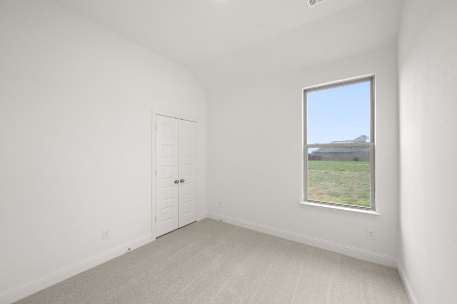 Spacious, unfurnished interior of a new home in Vista Point, Grandview (Image 15).