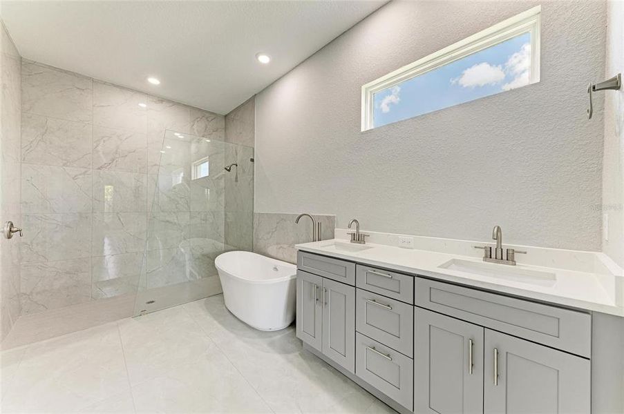 Master bathroom Master bathroom