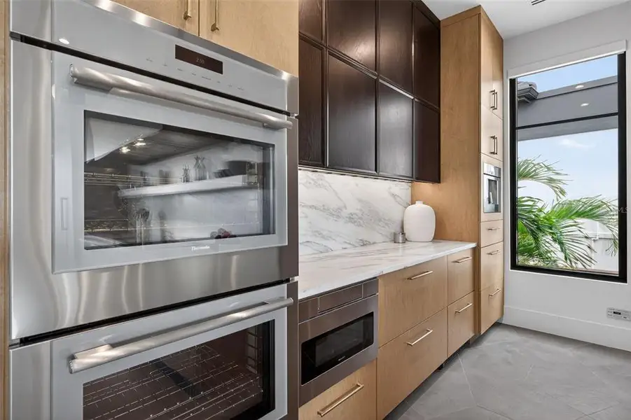 Furnished interior view inside a new home in , St. Petersburg (Image 35).