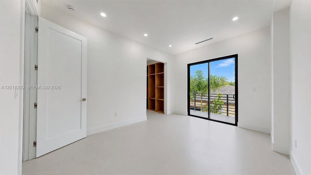 Spacious, unfurnished interior of a new home in , Miami Lakes (Image 80).