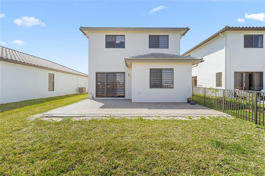 Exterior details and patio area of a home in , Immokalee (Image 3).