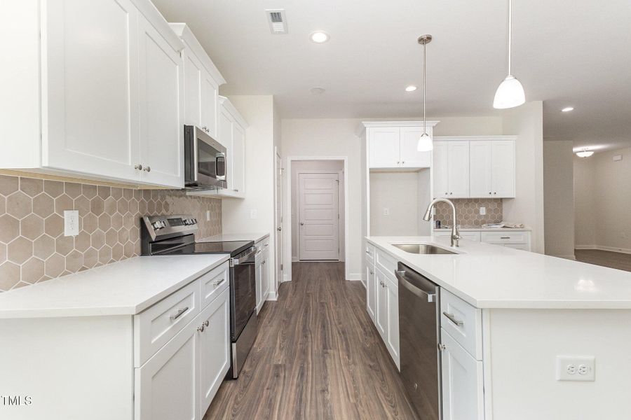 009_kv0a9378-edit_711 009_kv0a9378-edit_711