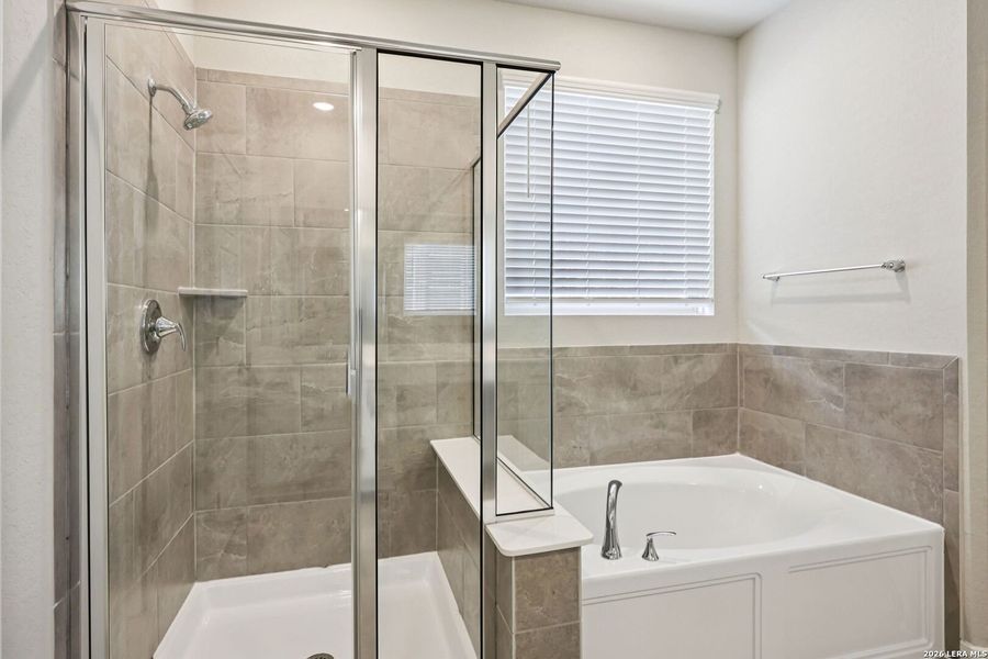 Furnished interior view inside a new home in Fox Falls, Boerne (Image 19).