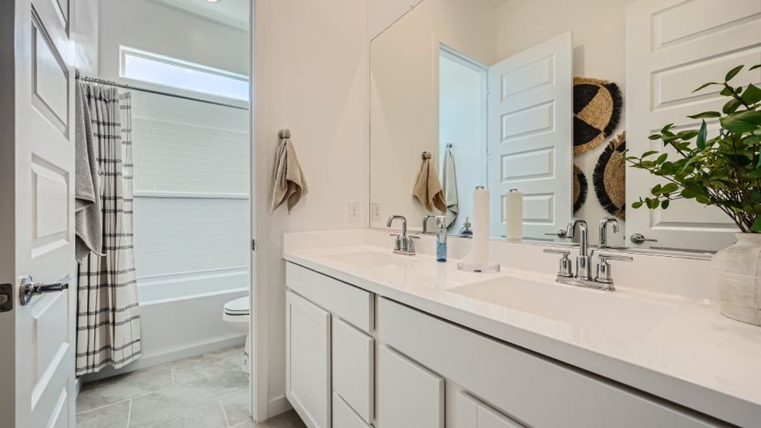 Bath2 interior Bath2 interior