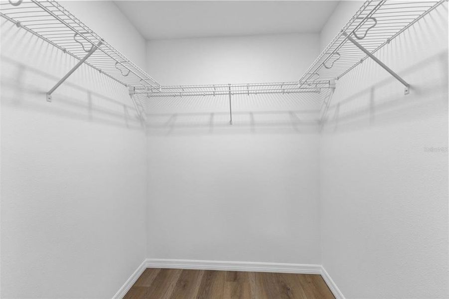 Spacious, unfurnished interior of a new home in , Bradenton (Image 18).