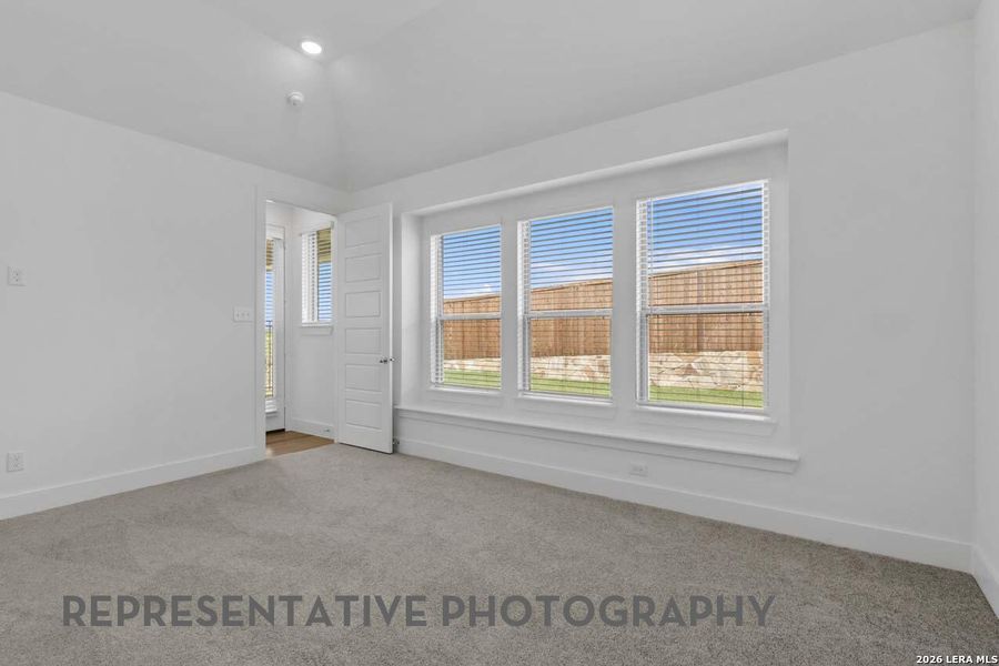 Spacious, unfurnished interior of a new home in Prominence, San Antonio (Image 15).