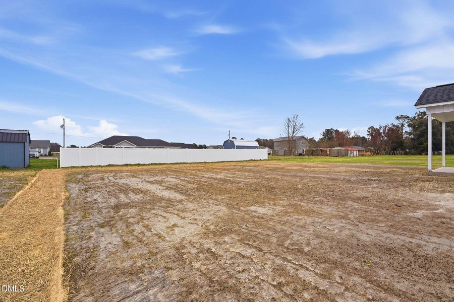 31-web-or-mls-244 Rae St-119