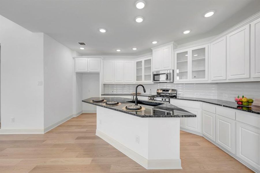 Furnished interior view inside a new home in Creekshaw – Gardens, Royse City (Image 12).